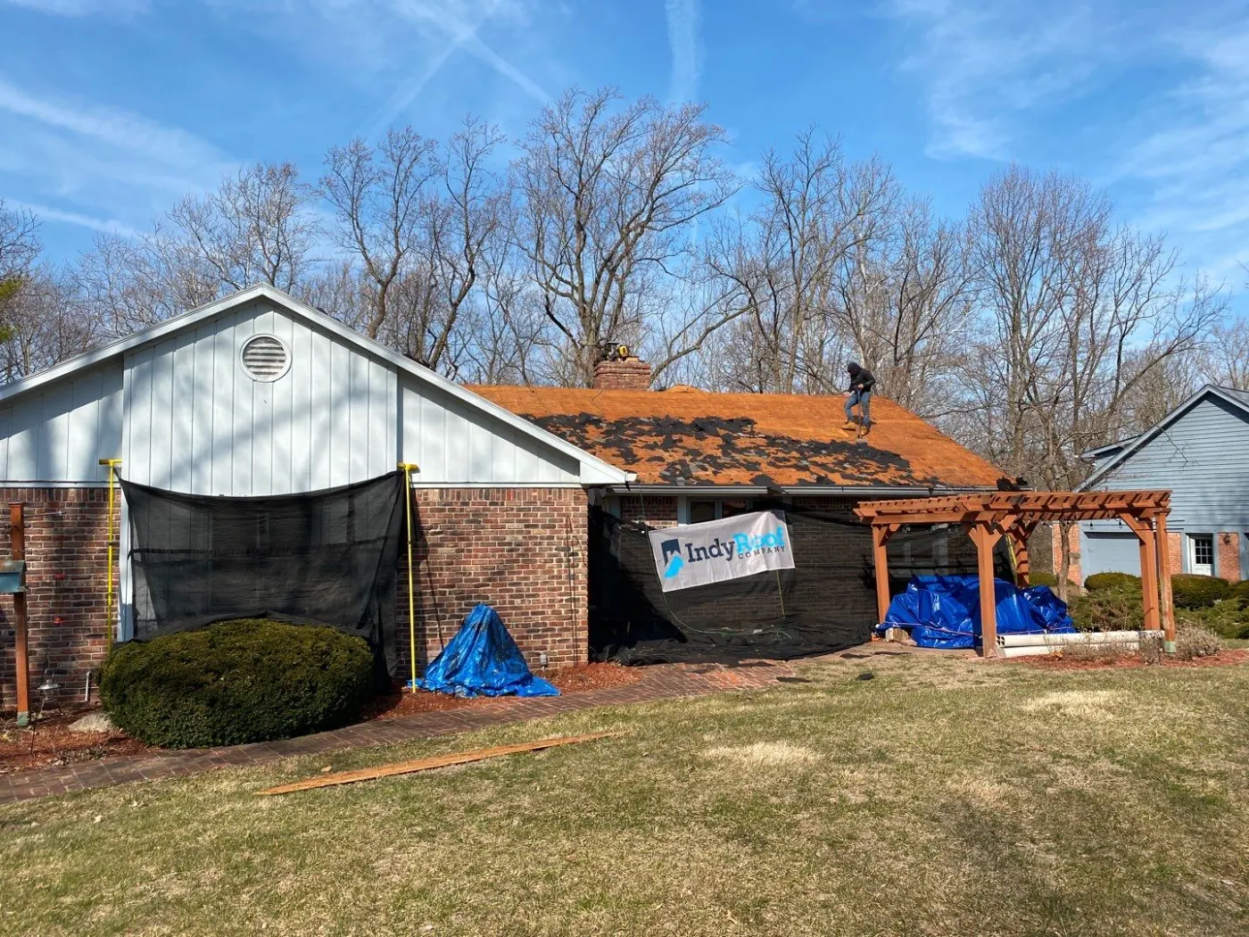 Siding installation documented in Laurel Lakes